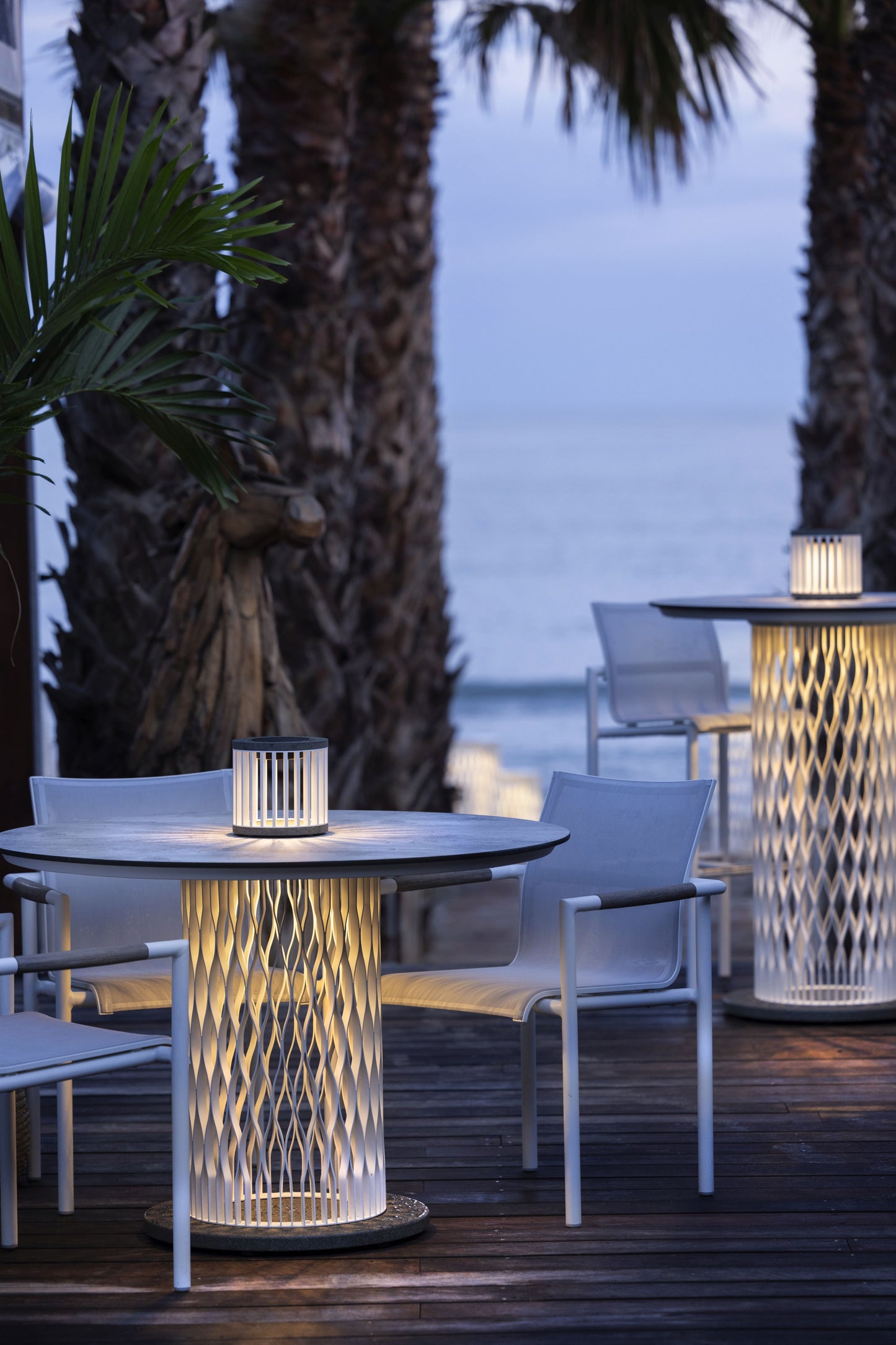 CADIX – Table solaire Ø 110