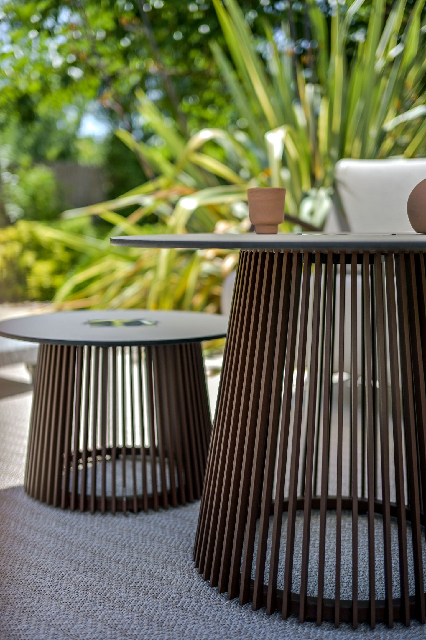 TECKA – Table basse solaire