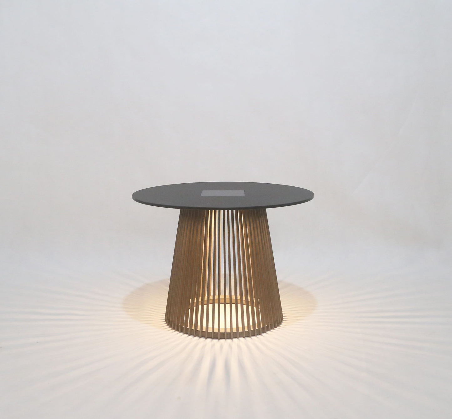 TECKA – Table basse solaire